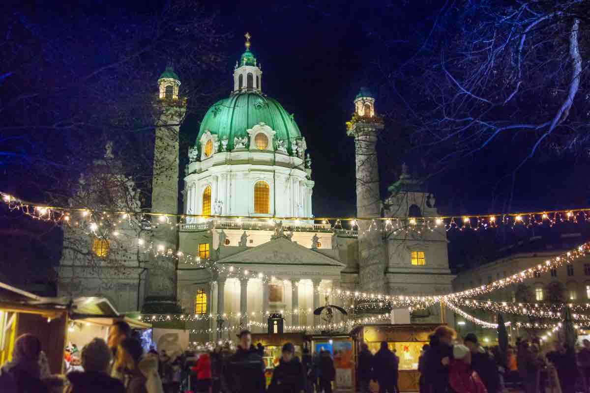 Vienna chiesa mercatino di Natale